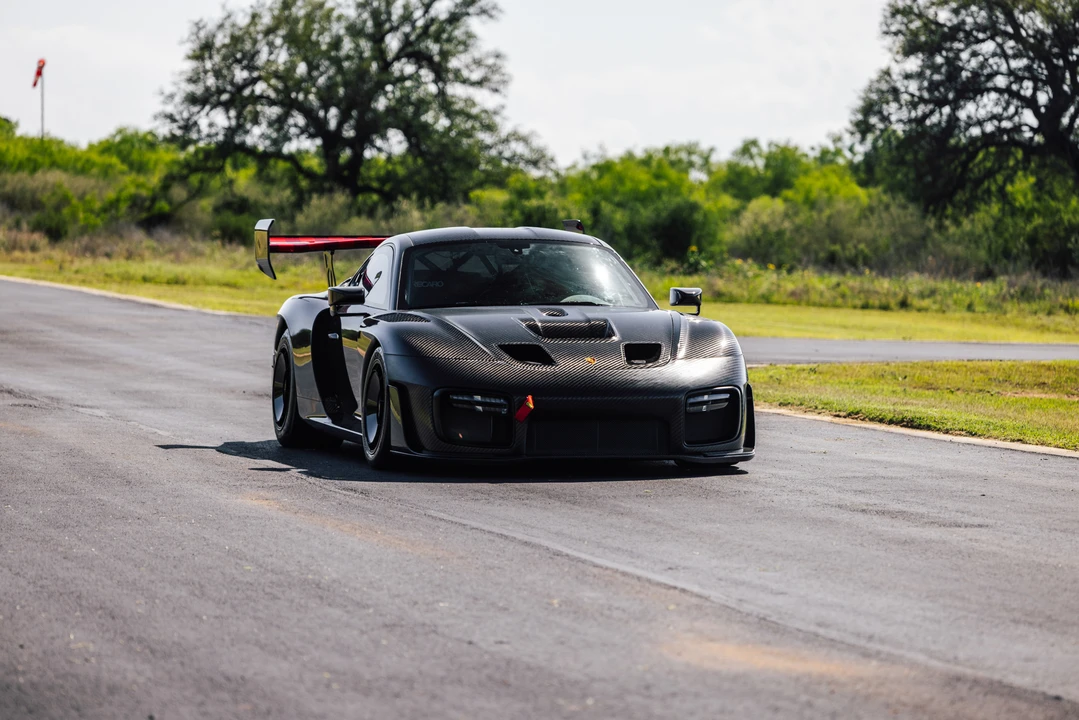 2019 Porsche 934 & 935 - Image 18 of 31