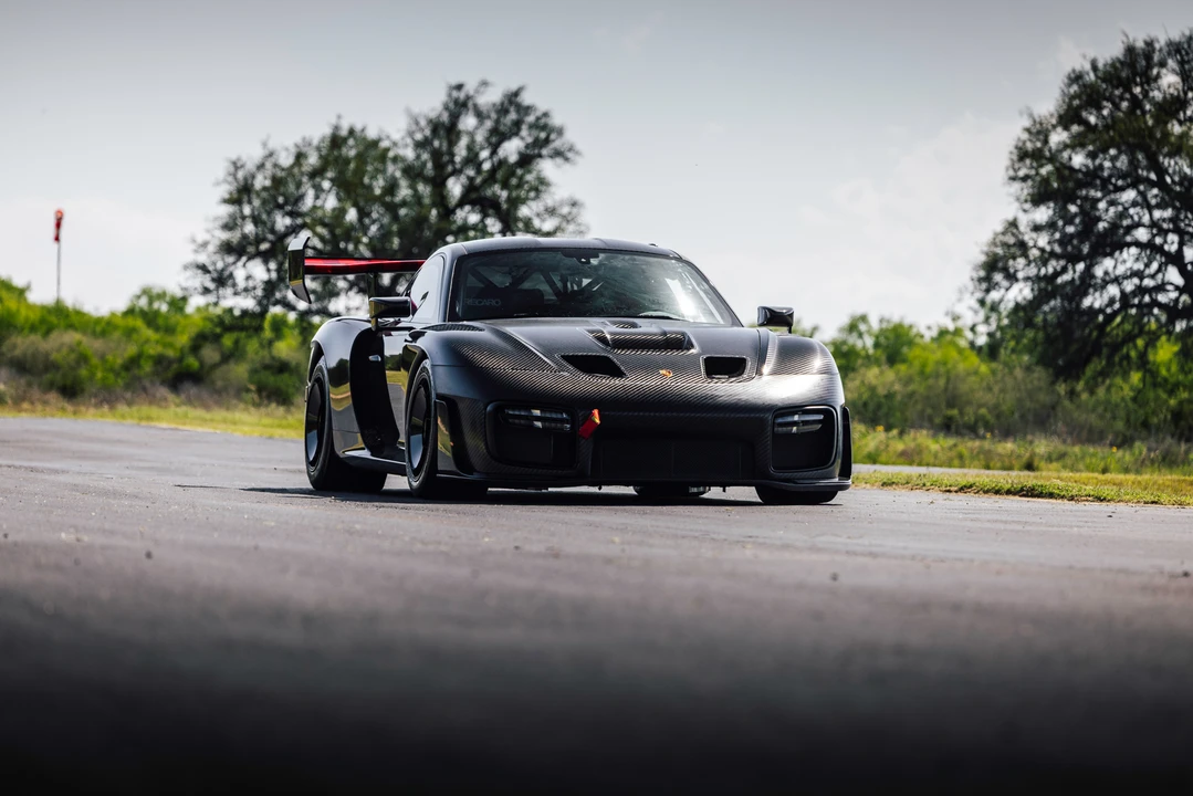 2019 Porsche 934 & 935 - Image 20 of 31