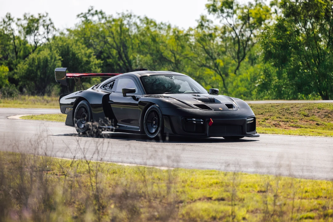 2019 Porsche 934 & 935 - Image 23 of 31