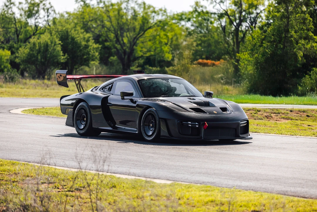 2019 Porsche 934 & 935 - Image 24 of 31