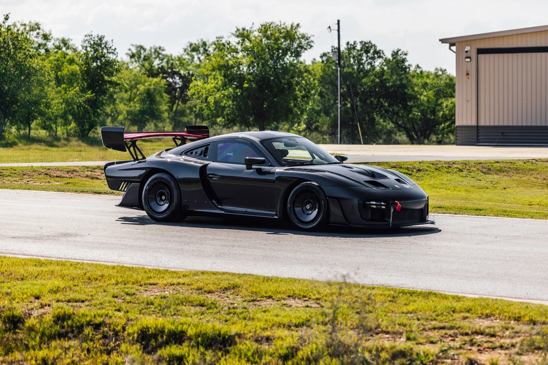 2019 Porsche 934 & 935 - Image 25 of 31