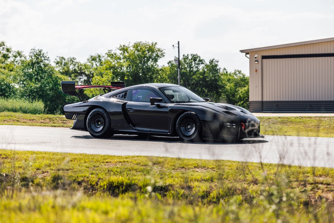 2019 Porsche 934 & 935 - Image 26 of 31
