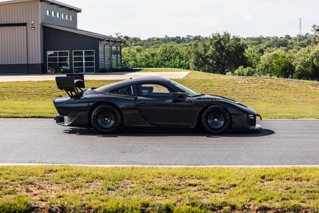 2019 Porsche 934 & 935 - Image 27 of 31