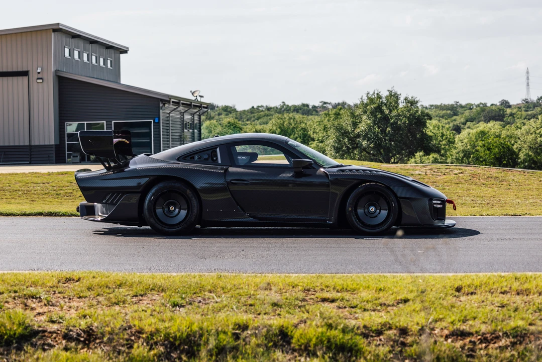 2019 Porsche 934 & 935 - Image 28 of 31