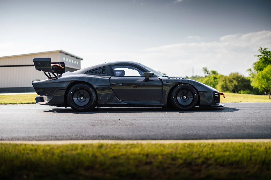 2019 Porsche 934 & 935 - Image 30 of 31