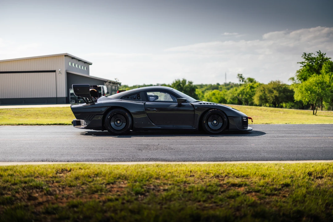 2019 Porsche 934 & 935 - Image 31 of 31