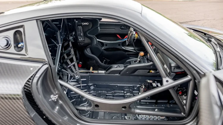 2019 Porsche 934 & 935 - Image 16 of 31