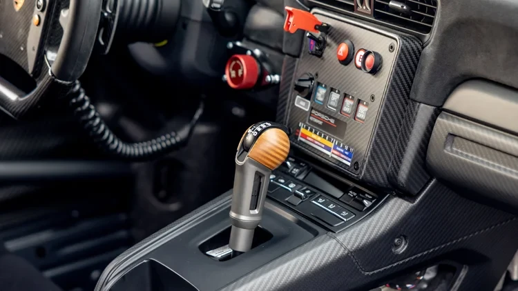 2019 Porsche 934 & 935 - Image 20 of 31