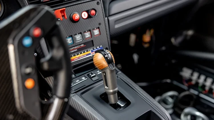 2019 Porsche 934 & 935 - Image 26 of 31