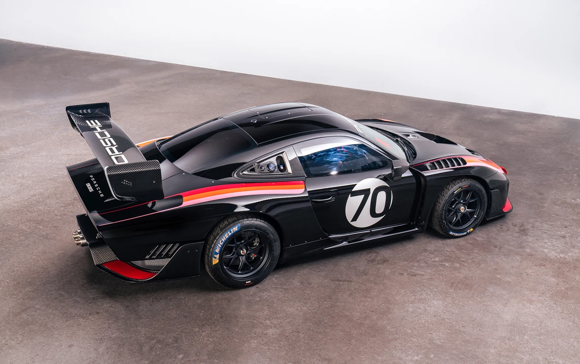 2019 Porsche 934 & 935 - Image 7 of 31