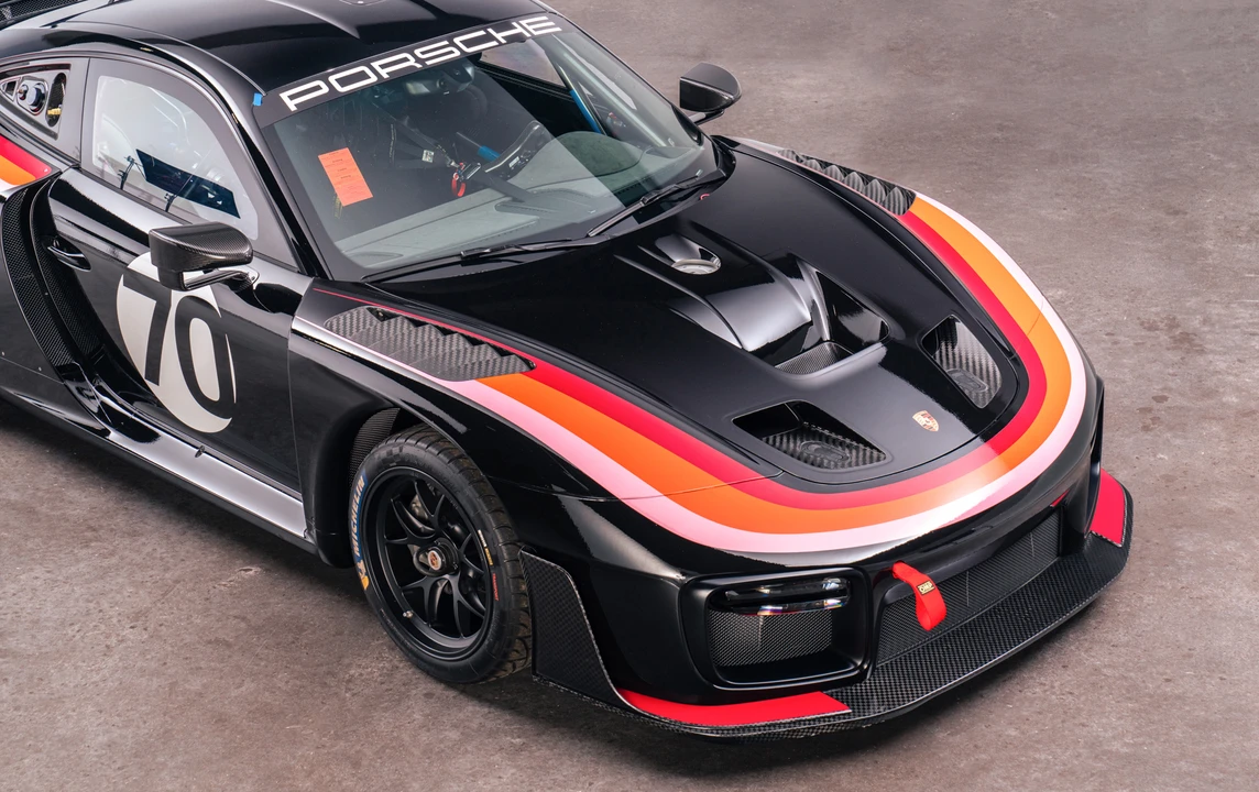 2019 Porsche 934 & 935 - Image 16 of 31