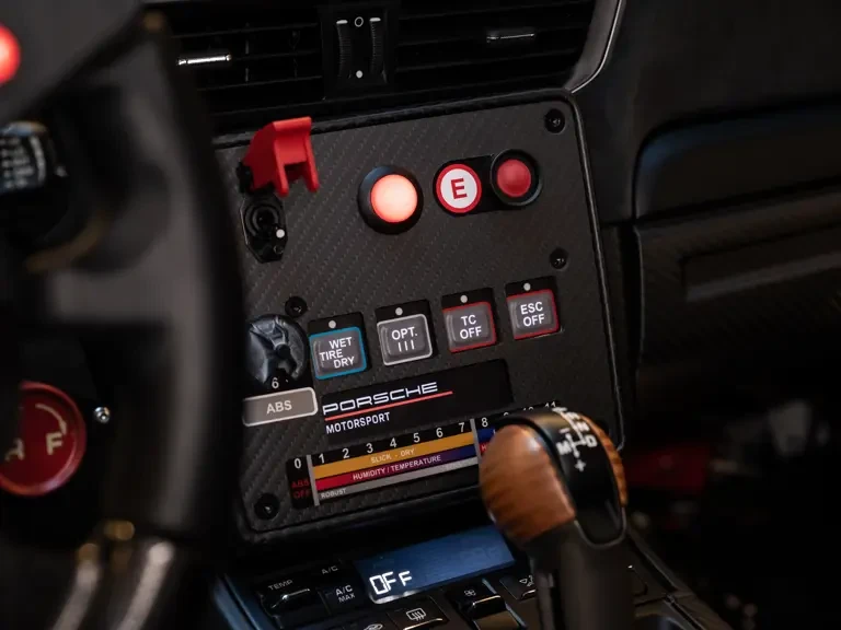 2019 Porsche 934 & 935 - Image 20 of 31