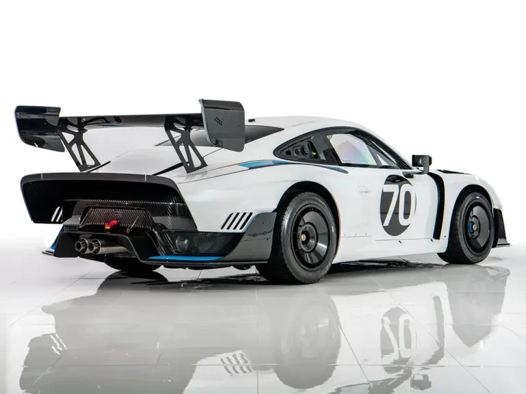 2019 Porsche 934 & 935 - Image 3 of 31