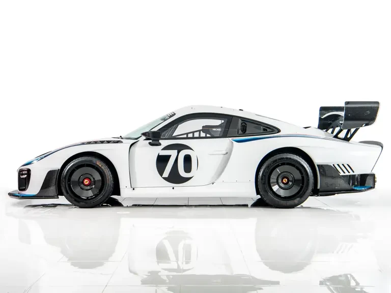 2019 Porsche 934 & 935 - Image 12 of 31