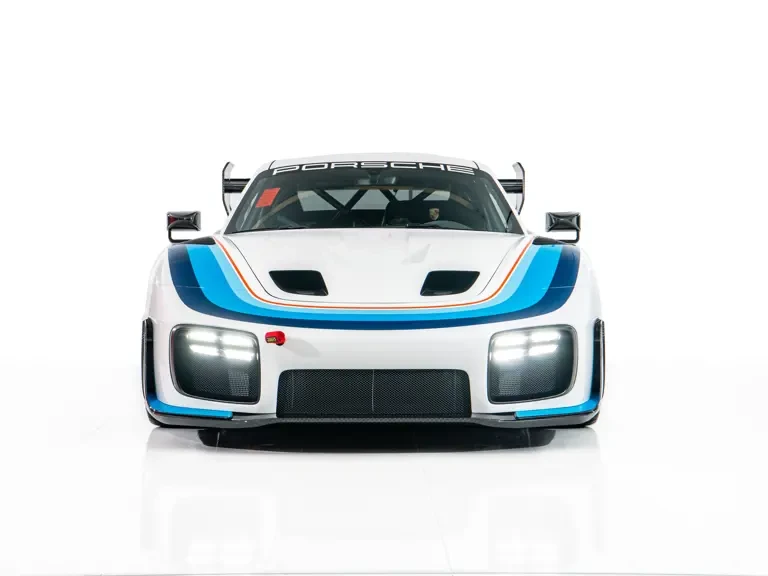 2019 Porsche 934 & 935 - Image 8 of 31