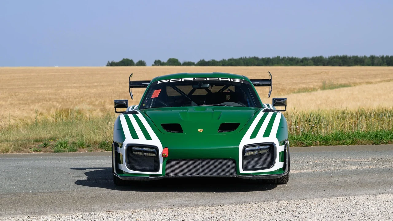 2019 Porsche 934 & 935 - Image 12 of 21