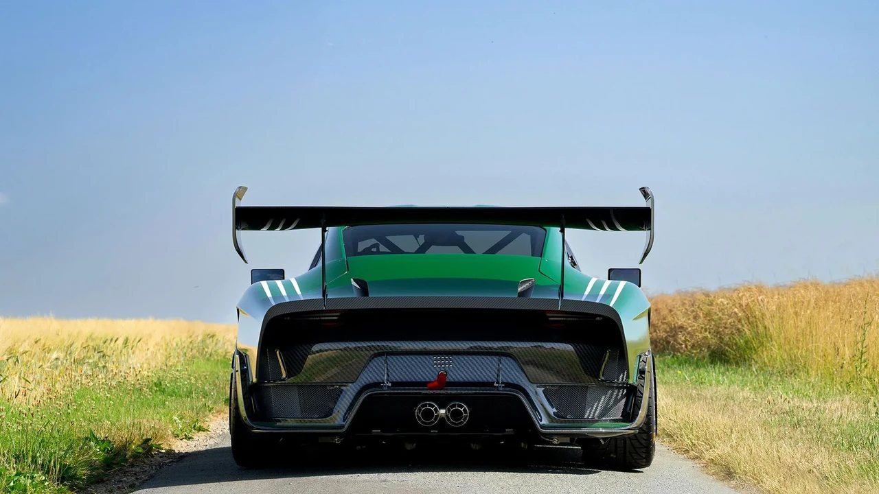 2019 Porsche 934 & 935 - Image 13 of 21