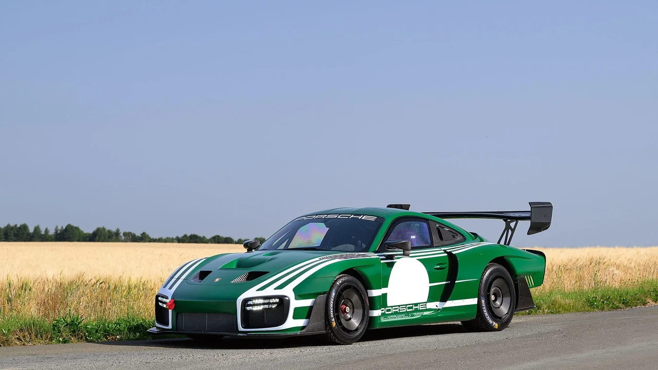 2019 Porsche 934 & 935 - Image 19 of 21