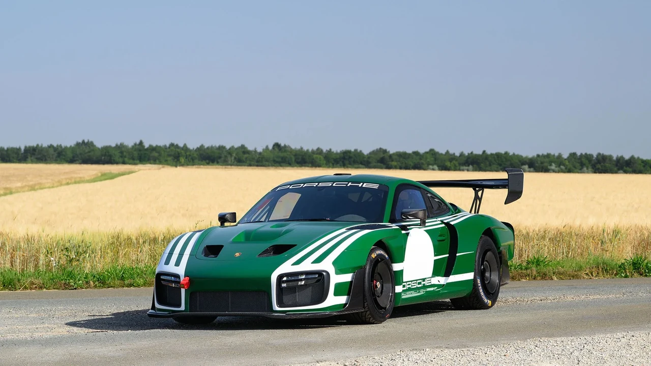 2019 Porsche 934 & 935 - Image 14 of 21