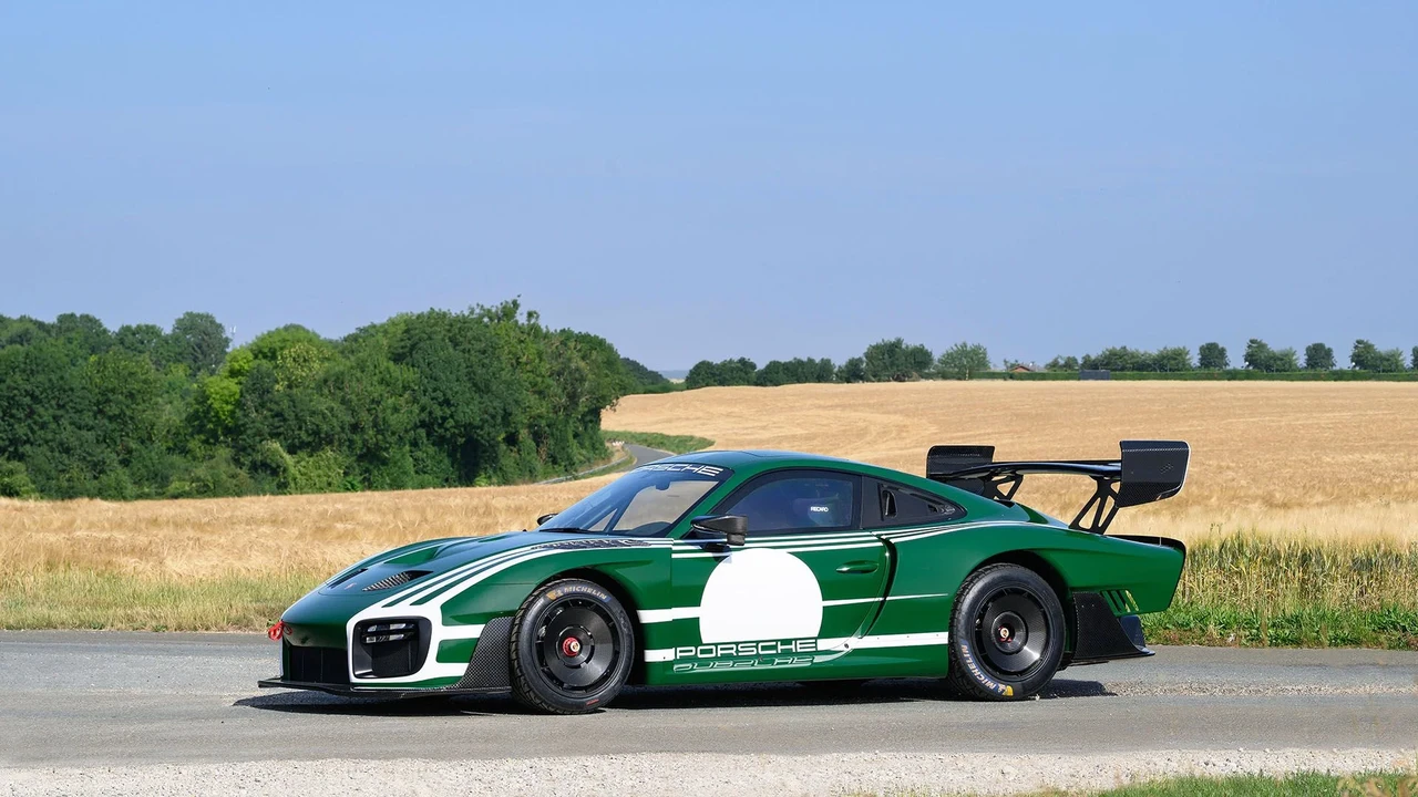 2019 Porsche 934 & 935 - Image 15 of 21