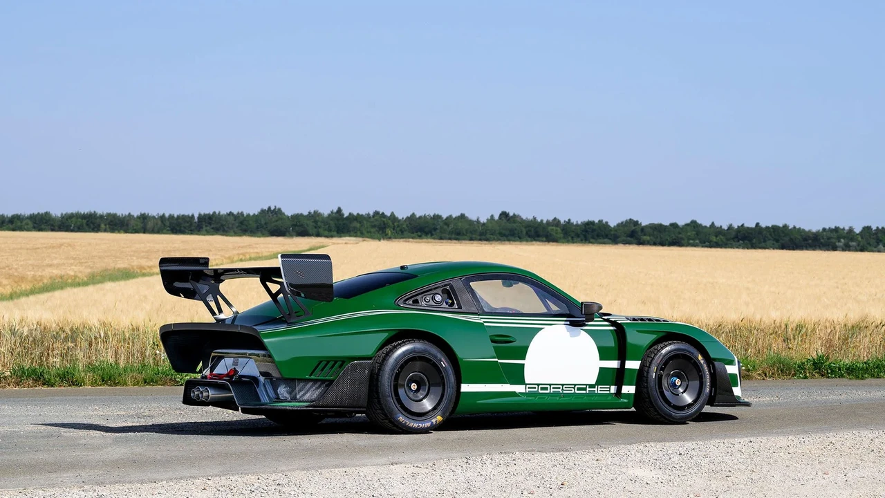 2019 Porsche 934 & 935 - Image 11 of 21