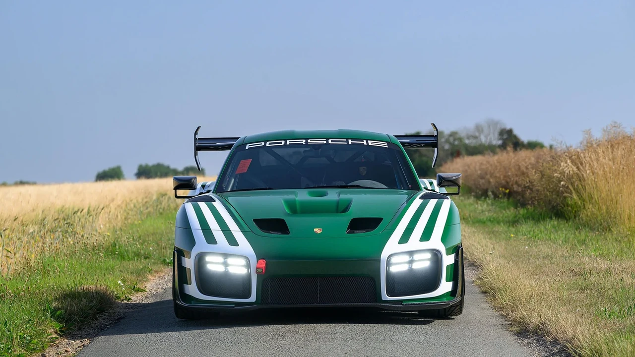 2019 Porsche 934 & 935 - Image 18 of 21