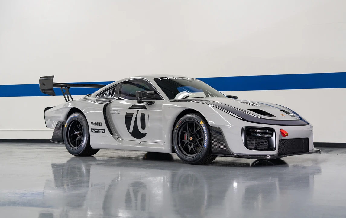 2019 Porsche 934 & 935 - Image 11 of 28