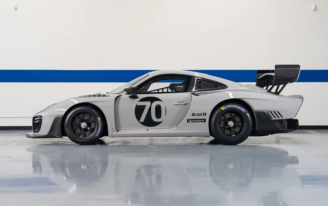 2019 Porsche 934 & 935 - Image 2 of 28