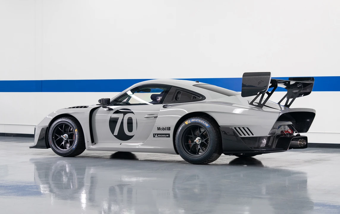 2019 Porsche 934 & 935 - Image 3 of 28