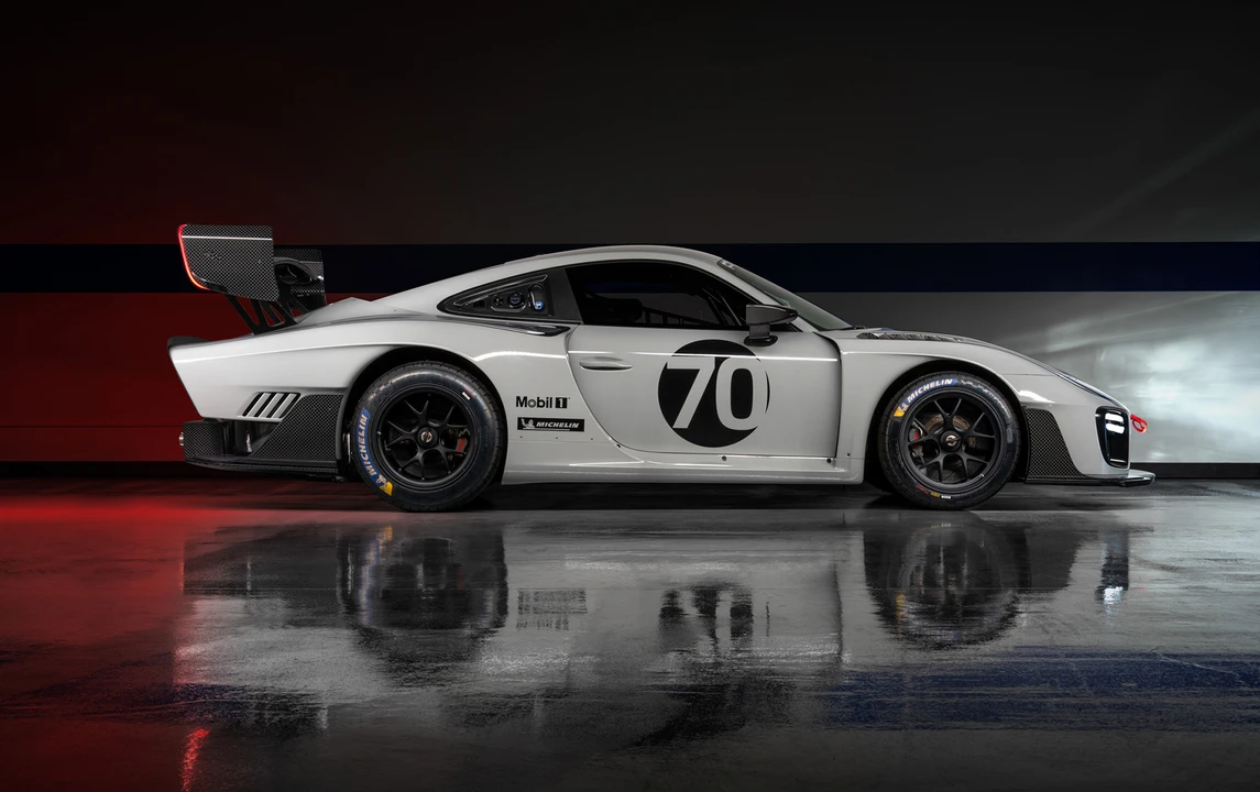 2019 Porsche 934 & 935 - Image 10 of 28