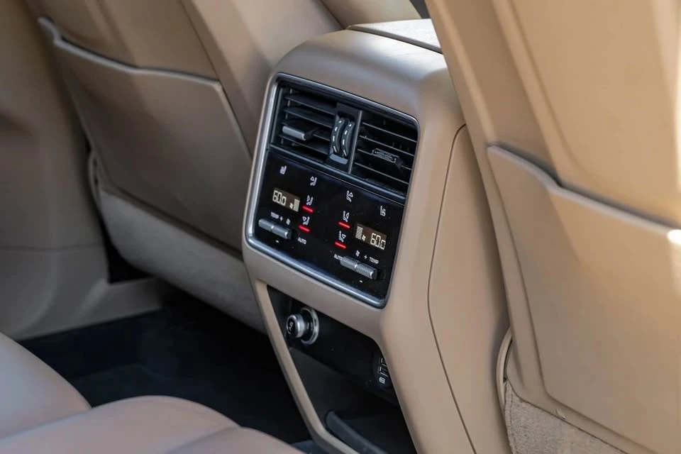 2019 Porsche 9Y0/9Y3 Cayenne - Image 19 of 20