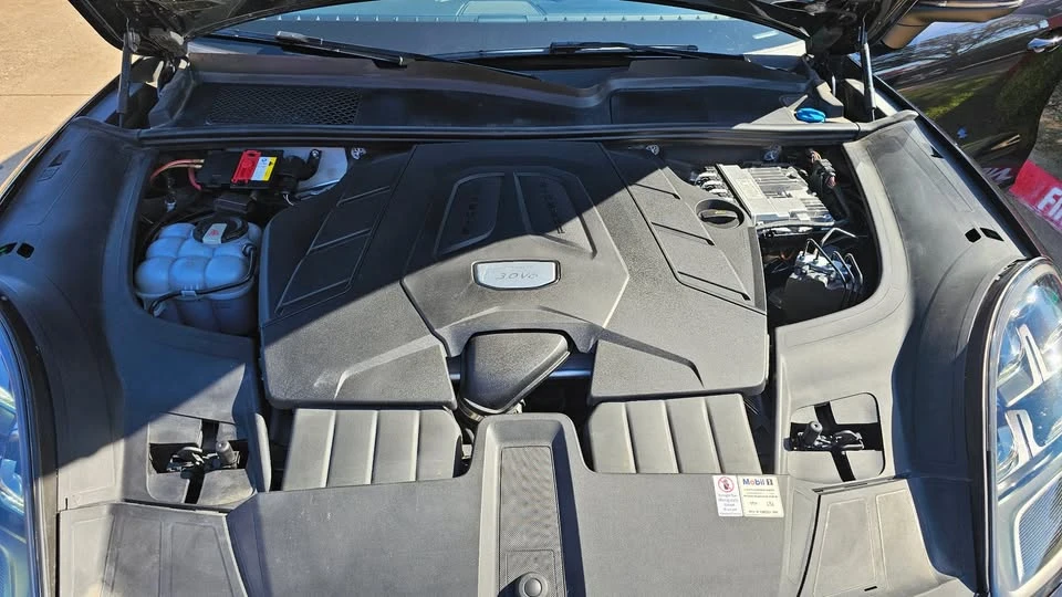 2019 Porsche 9Y0/9Y3 Cayenne - Image 18 of 19