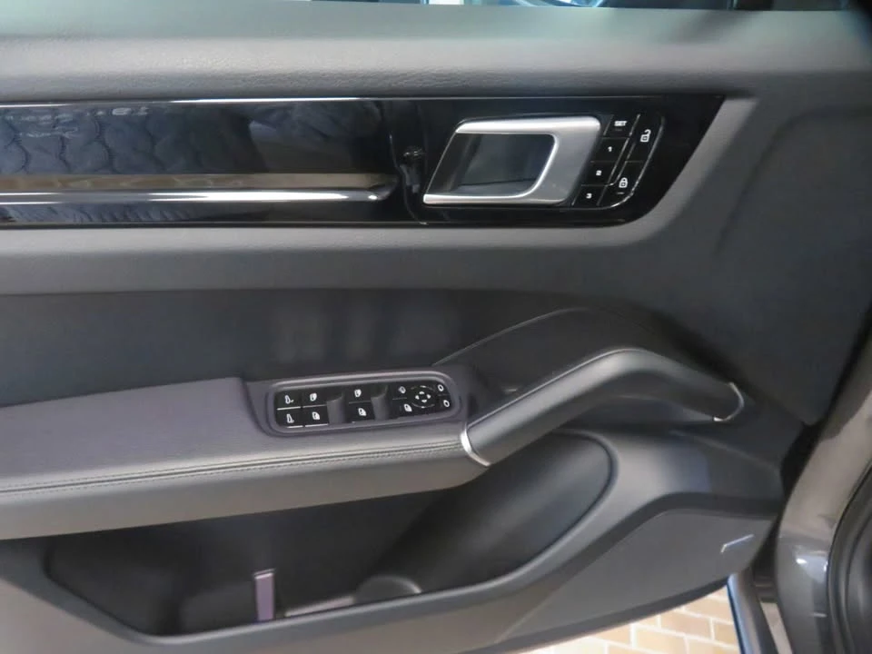 2019 Porsche 9Y0/9Y3 Cayenne - Image 14 of 19
