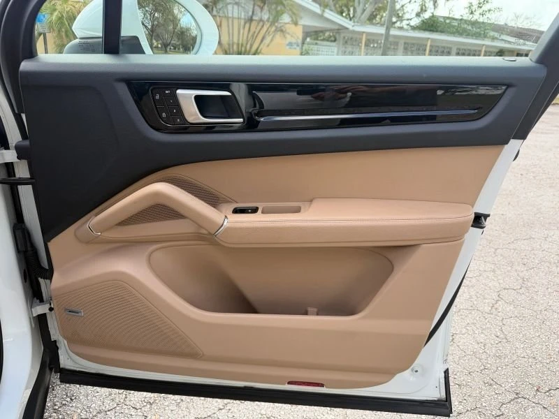 2019 Porsche 9Y0/9Y3 Cayenne - Image 18 of 20