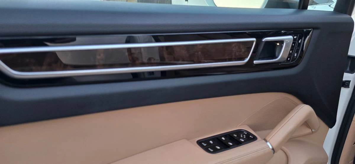 2019 Porsche 9Y0/9Y3 Cayenne - Image 16 of 16