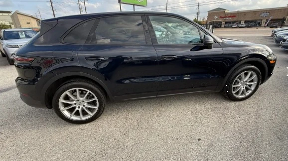 2019 Porsche 9Y0/9Y3 Cayenne - Image 2 of 12