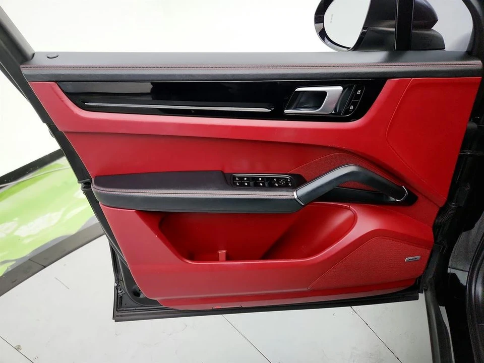 2019 Porsche - Image 23 of 31