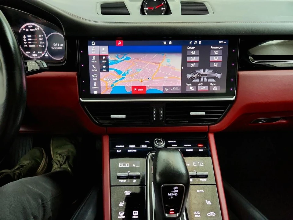 2019 Porsche - Image 22 of 31