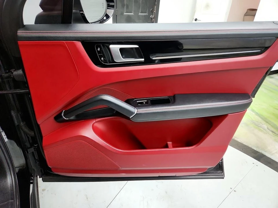 2019 Porsche - Image 28 of 31