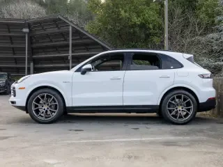 2019 Porsche 9Y0/9Y3 Cayenne - Image 2 of 4