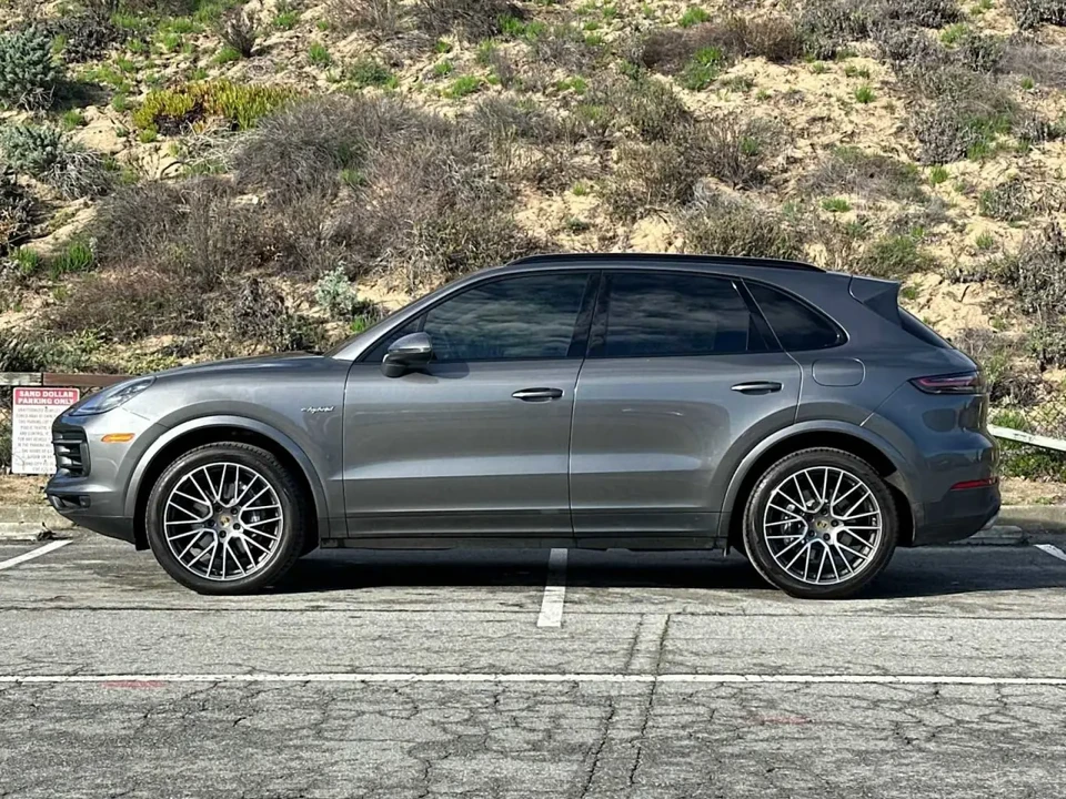 2019 Porsche 9Y0/9Y3 Cayenne - Image 2 of 6