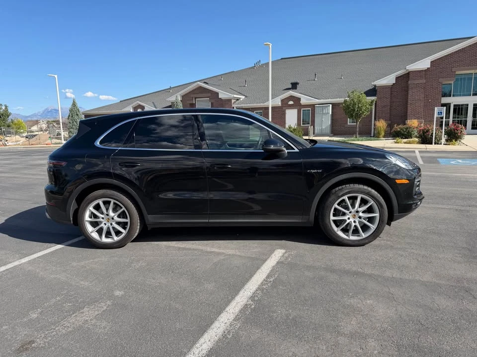 2019 Porsche 9Y0/9Y3 Cayenne - Image 2 of 16