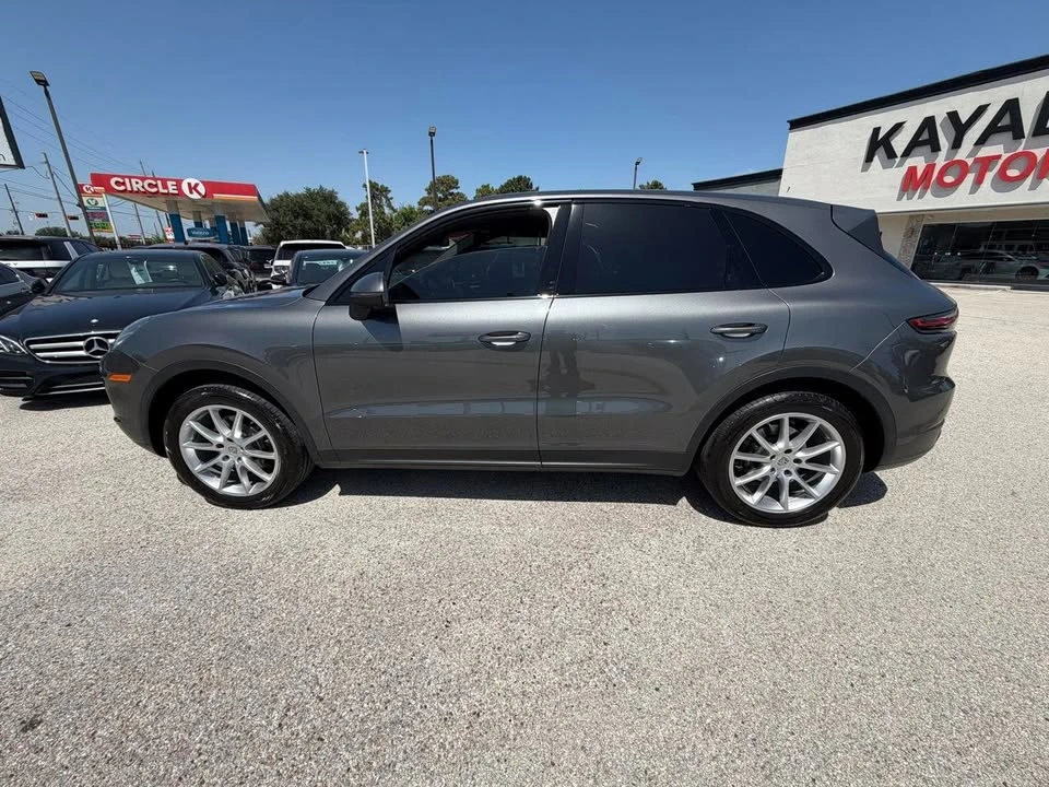 2019 Porsche 9Y0/9Y3 Cayenne - Image 2 of 16