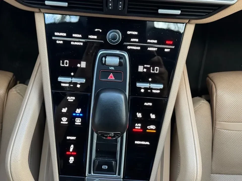 2019 Porsche 9Y0/9Y3 Cayenne S - Image 11 of 20