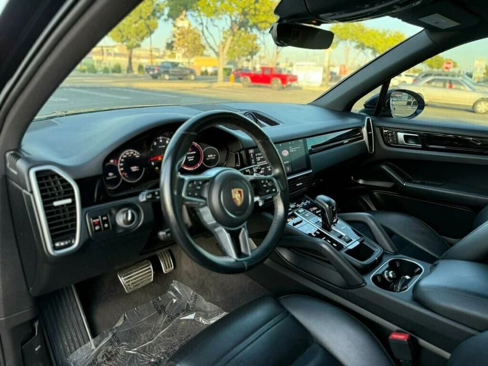 2019 Porsche - Image 9 of 26