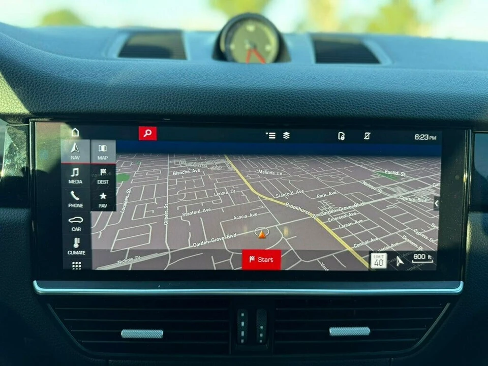 2019 Porsche - Image 15 of 26