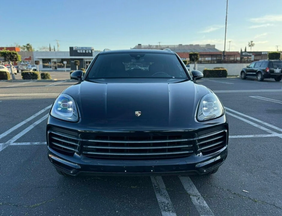 2019 Porsche - Image 2 of 26