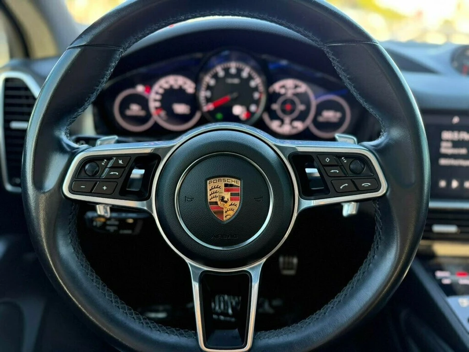 2019 Porsche - Image 10 of 26