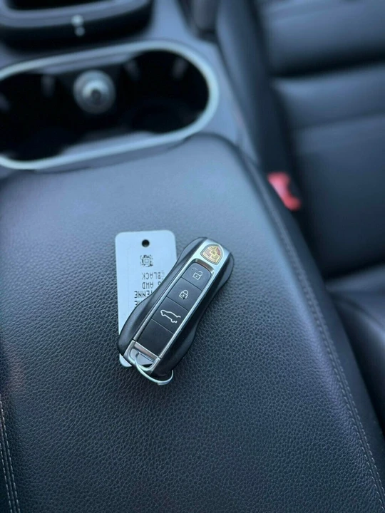 2019 Porsche - Image 23 of 26