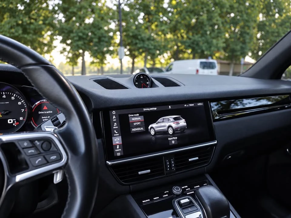 2019 Porsche 9Y0/9Y3 Cayenne - Image 12 of 17
